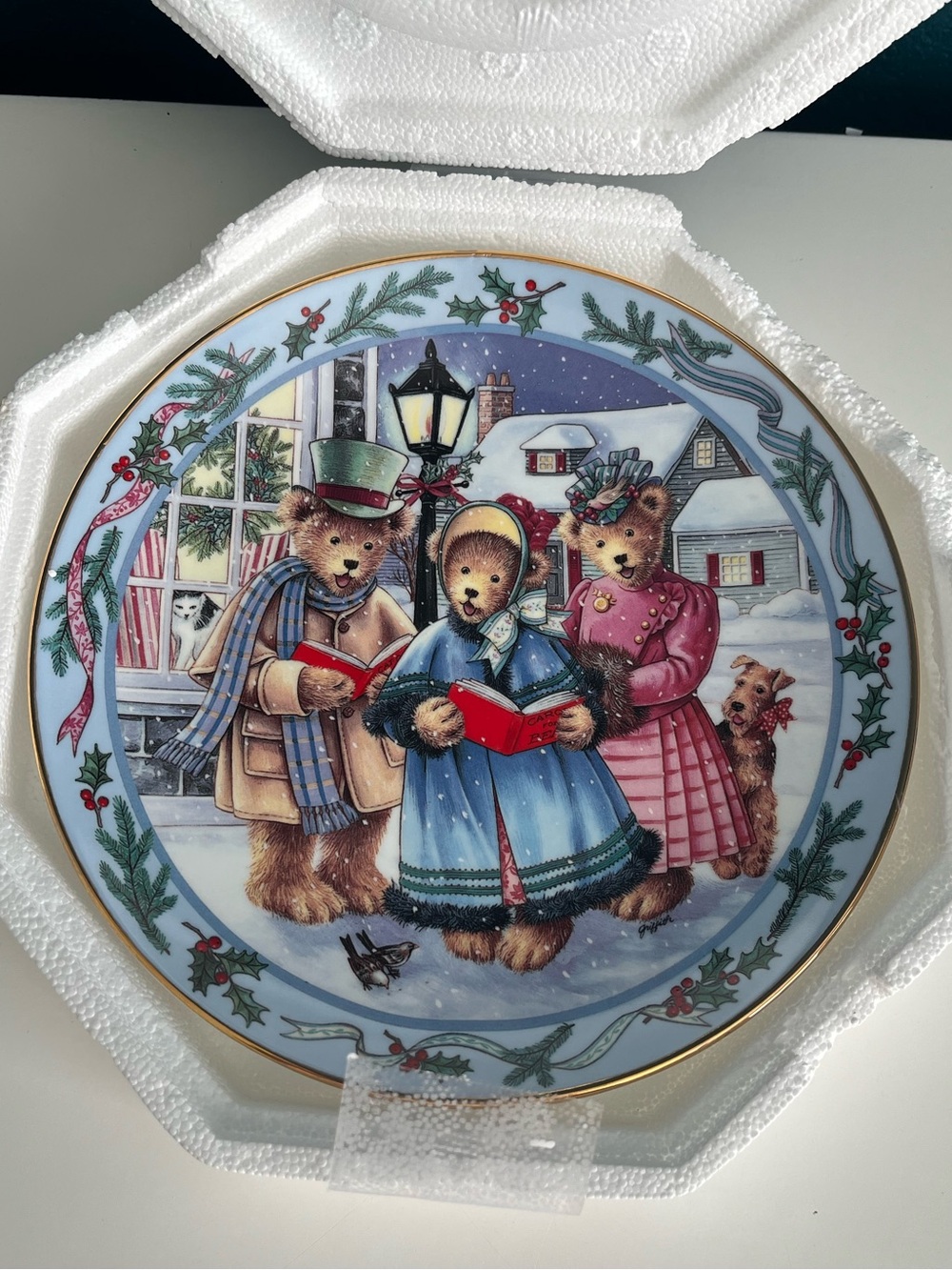 Royal Doulton Franklin Mint Christmas Teddy Bear Caroling Plate